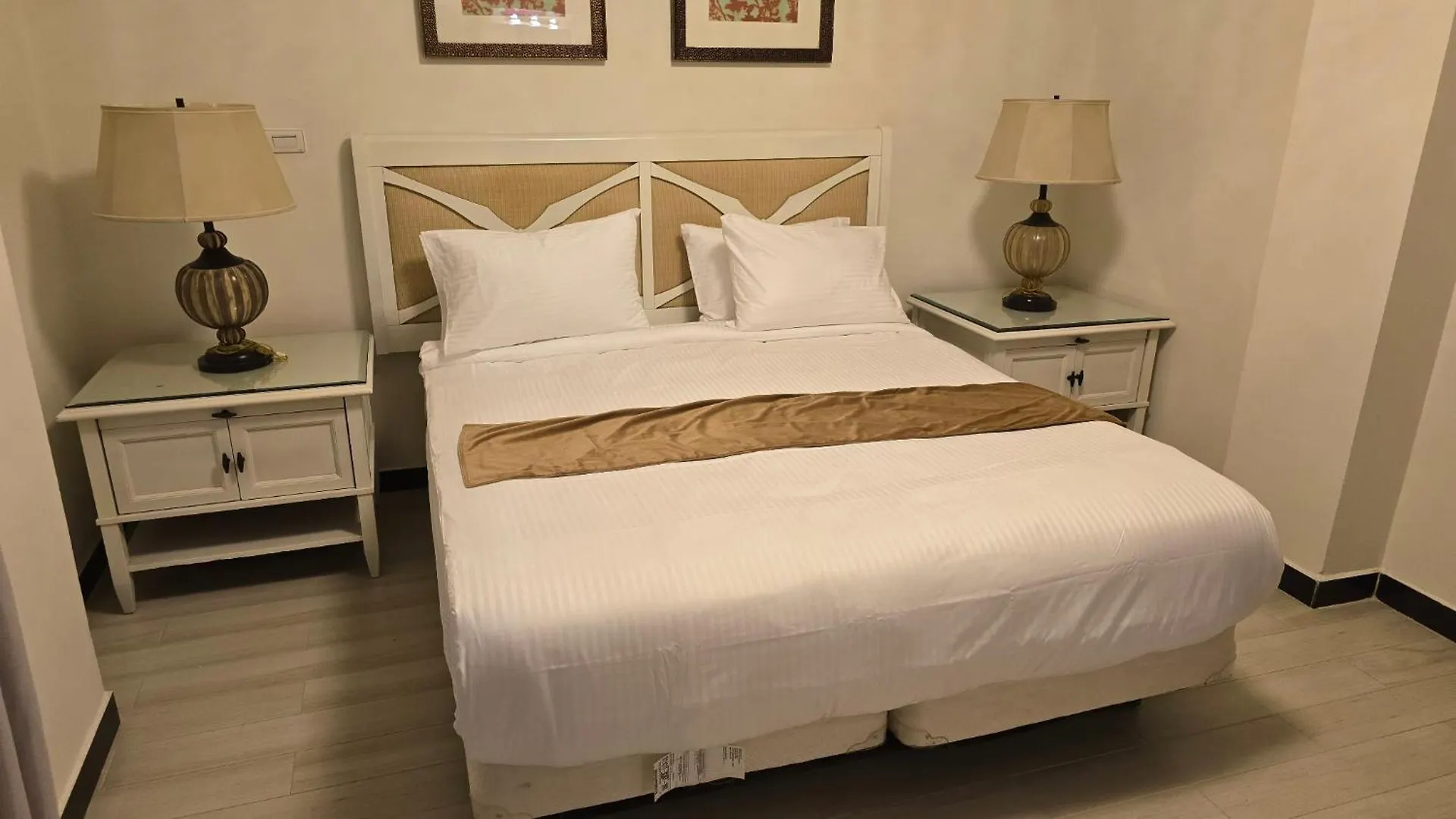 Kman Guesthouse Addis Ababa Lägenhet